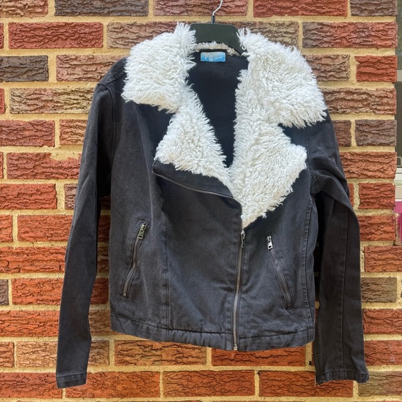 NWOT Show Me Your MuMu Karson Denim Jacket Washed Black Size Medium - Picture 8 of 9